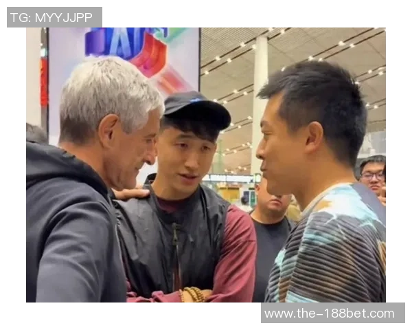 张源亲自送别塞蒂恩期待未来继续交流与指导 张源亲自送别塞蒂恩期待未来继续交流与指导